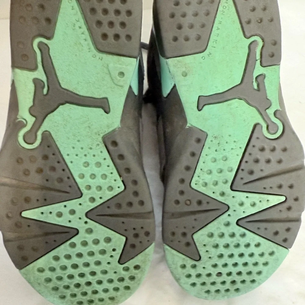 Nike Air Jordan 6 Retro Gray Green Glow Kids Size 12C